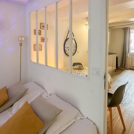 Night Desires Vieille Ville Annecy Charmant آنسي المظهر الخارجي الصورة