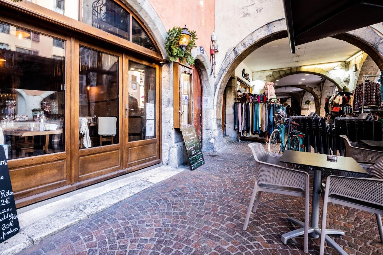 Night Desires Vieille Ville Annecy Charmant آنسي المظهر الخارجي الصورة
